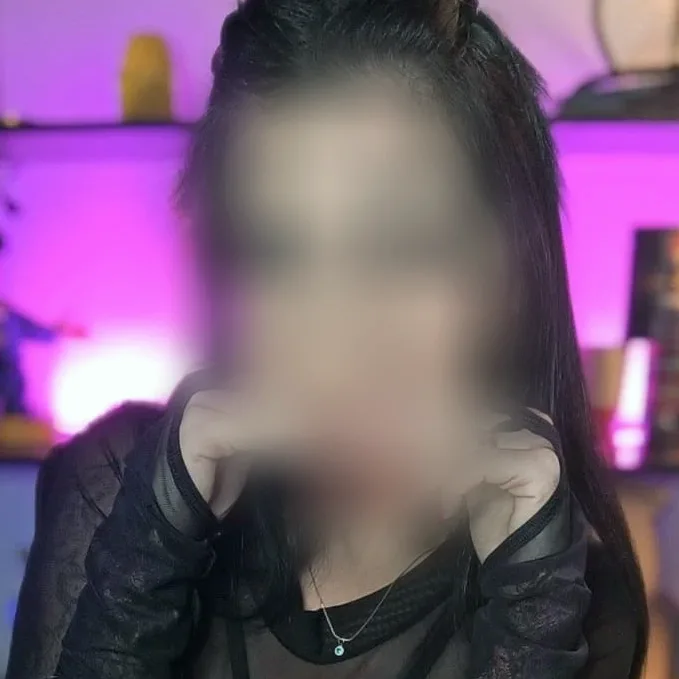 Andrea, 35