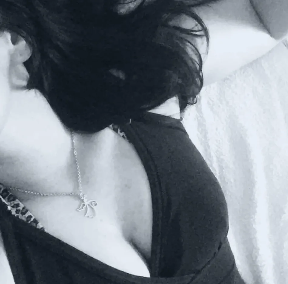 Cara, 39