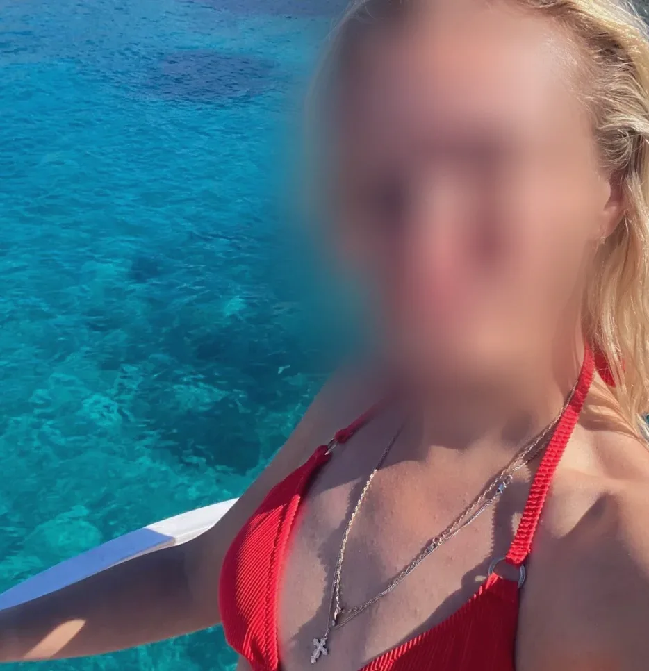 Cara, 39