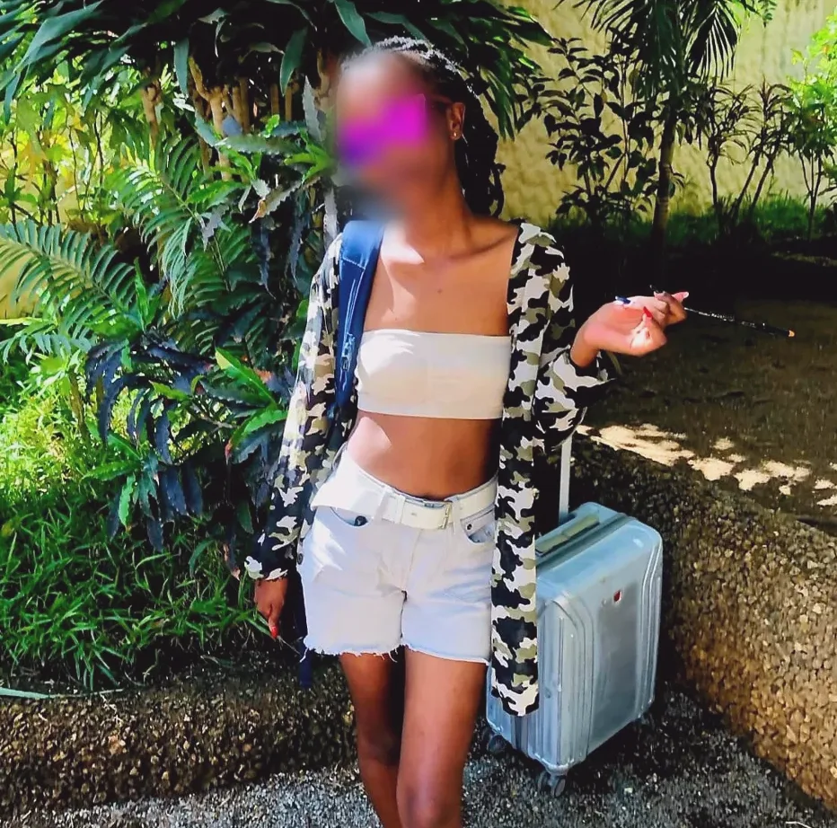 Hanna, 21