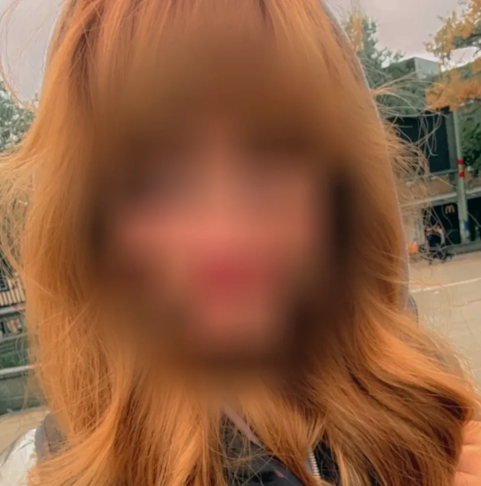 Larissa, 31