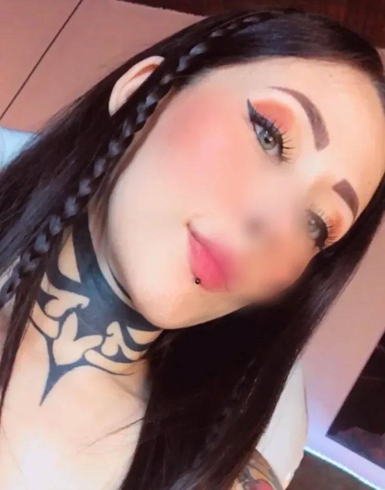 Miriam, 26