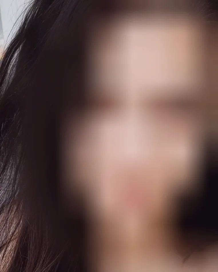 Sandra, 28