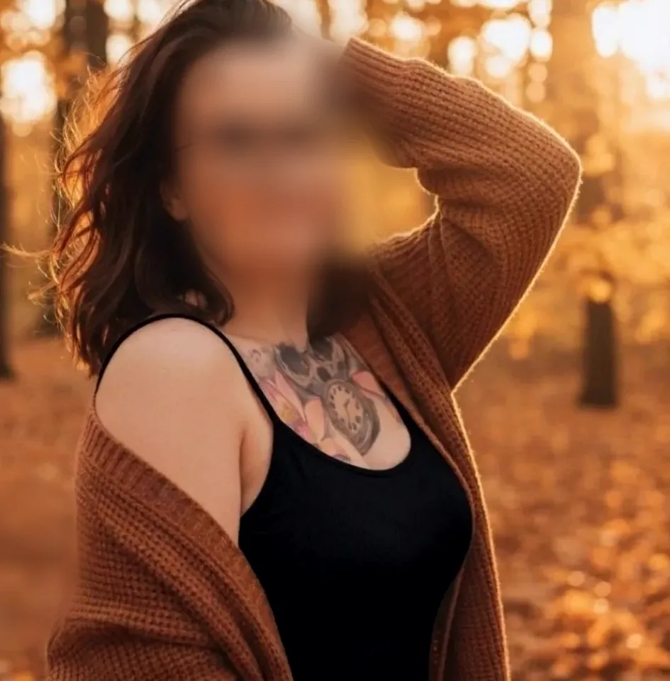Viktoria, 34